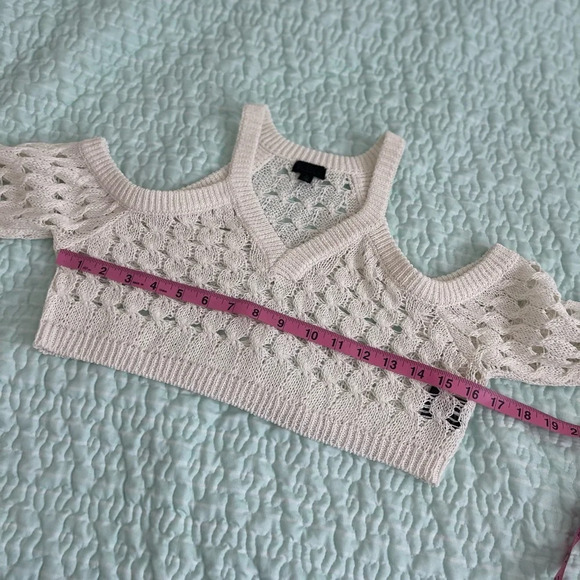 NBD Marcella Open Cable Cropped Pullover - Picture 7 of 8